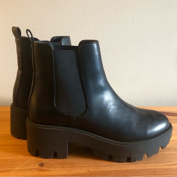 Urban Outfitters Chelsea Platform Boot Black - Picture 1 of 5